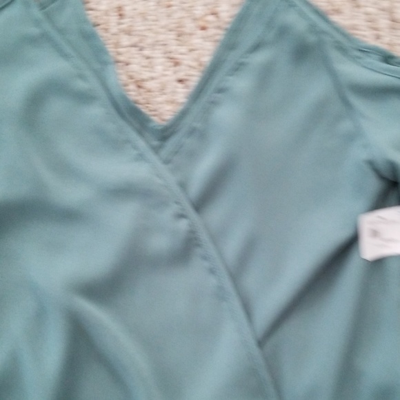 Surplice Cold Shoulder Green blouse - Picture 3 of 5